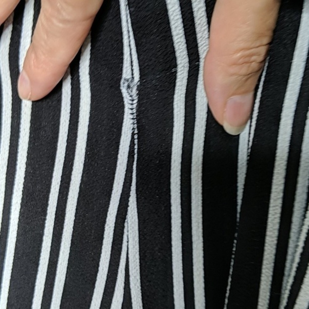 Monteau romper w/ slit side seam at hem sz… - Picture 13 of 14
